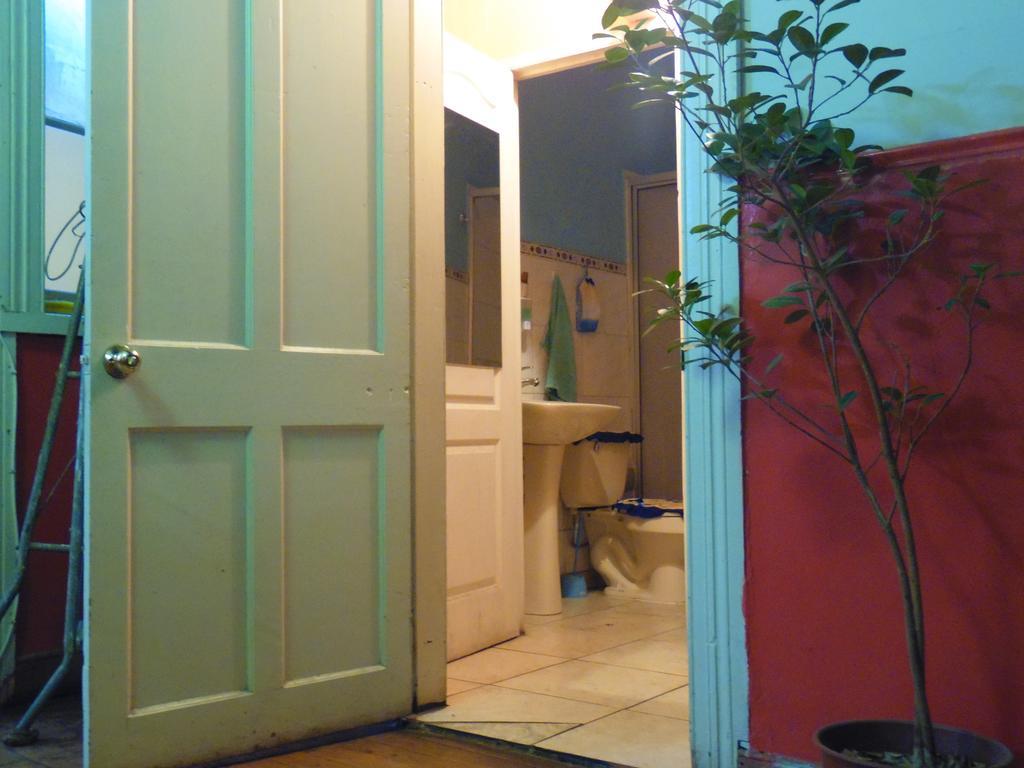 וואלפאראיסו Hostal Tricontinental מראה חיצוני תמונה