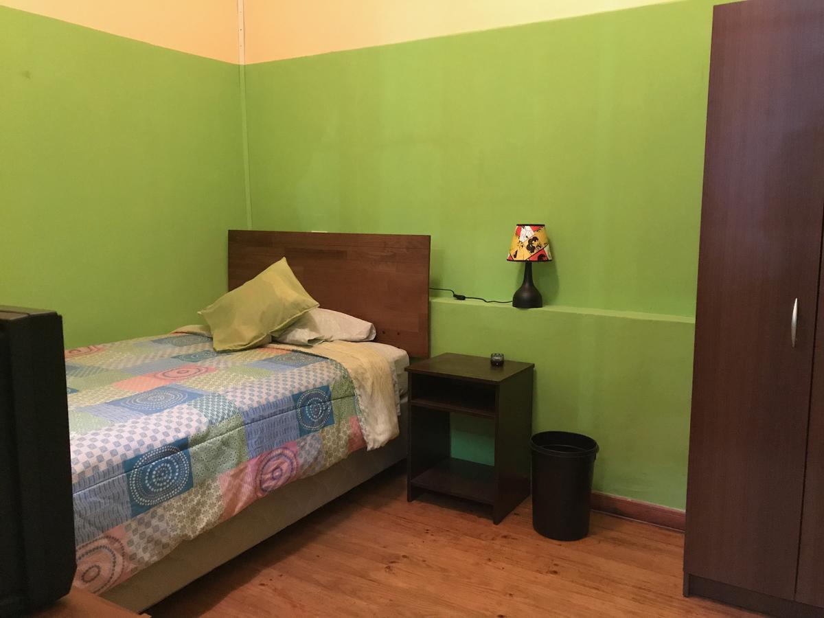 וואלפאראיסו Hostal Tricontinental מראה חיצוני תמונה
